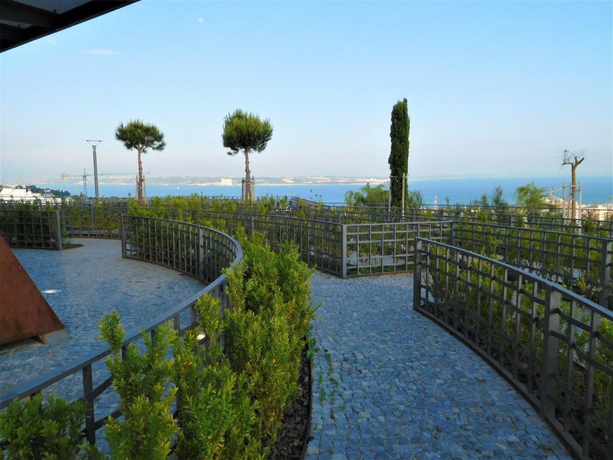 Window To The Sea Apartment Oeiras Exterior photo